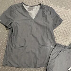 Figs Graphite Casma top and Zamora jogger pants Both size  Large